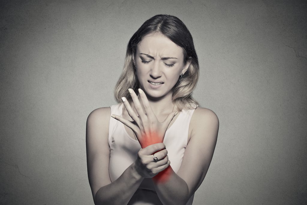 artrita reumatoidă a articulațiilor mici ale tratamentului mâinilor